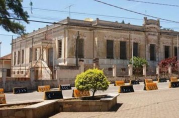 Coordenadoria de Infraestruturas Escolares envia parecer sobre restauração de Patrimônio Histórico. 